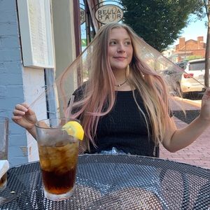 Meet your Posher, Carley